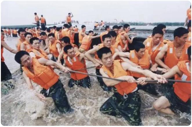 98年抗洪，中央決定最后關(guān)頭炸堤分洪，朱镕基：等等，我再加句話(huà)